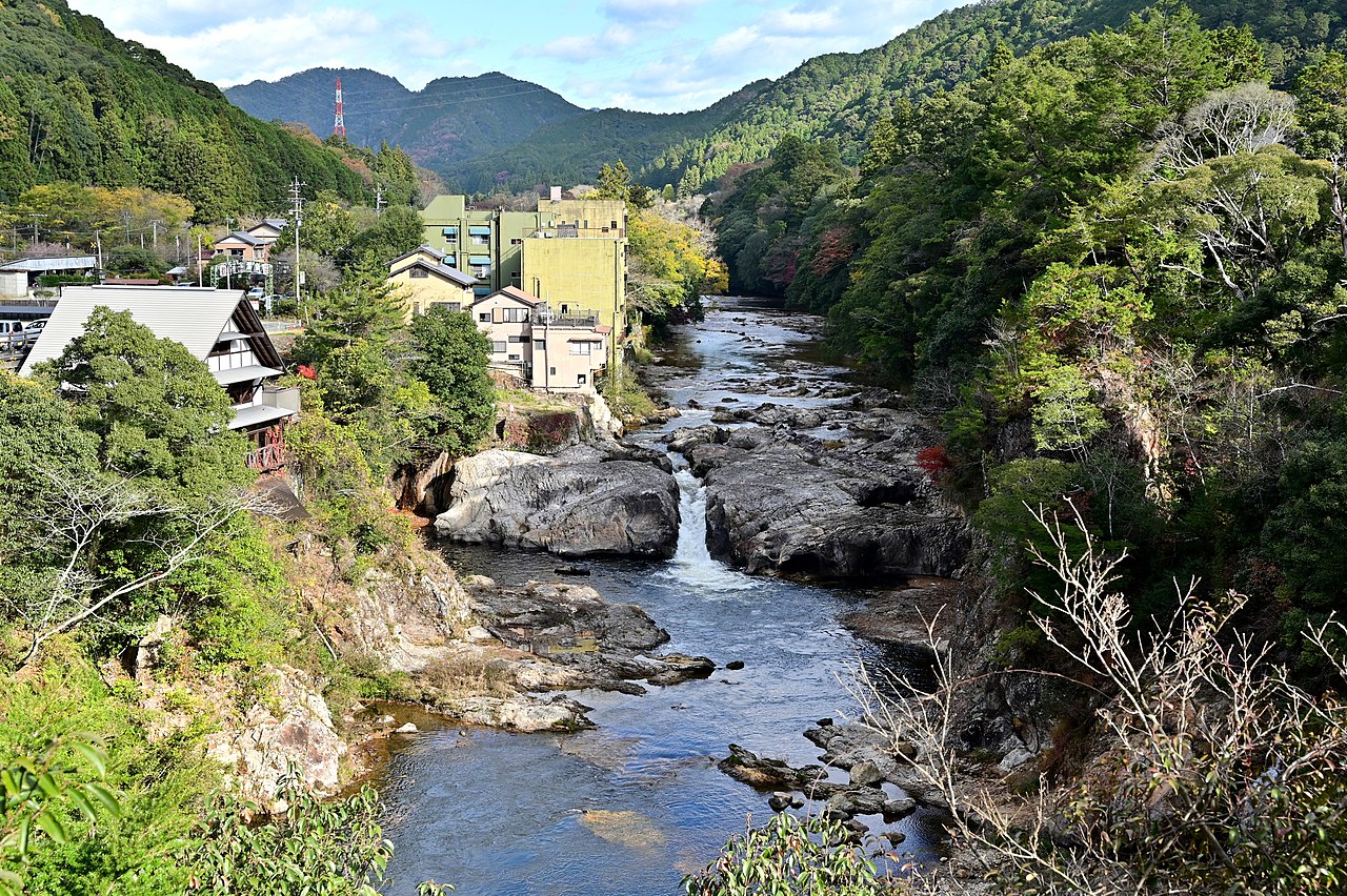 Yuya Onsen (湯谷温泉)