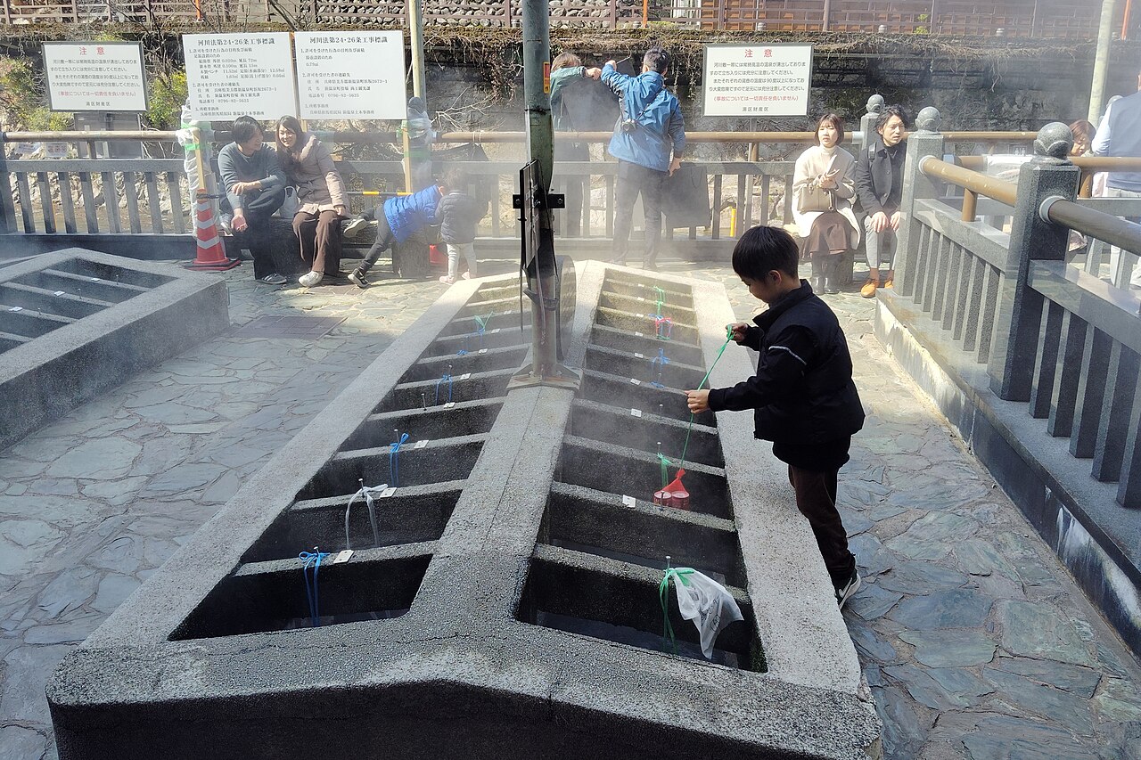 Yumura Onsen (湯村温泉)