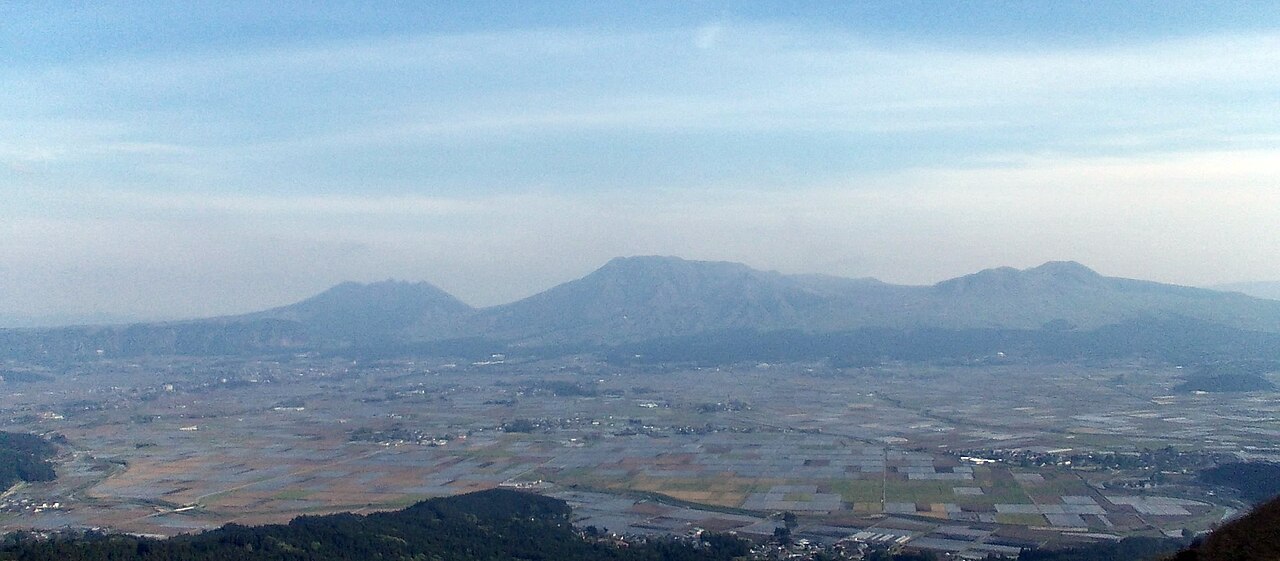 Aso Uchinomaki Onsen (阿蘇内牧温泉)