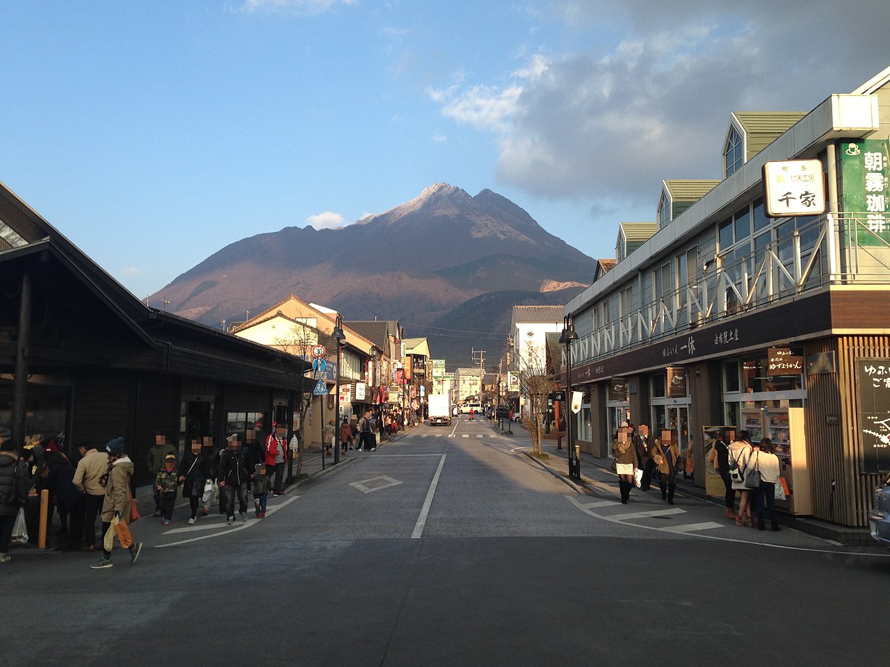 Yufuin Onsen (由布院温泉)